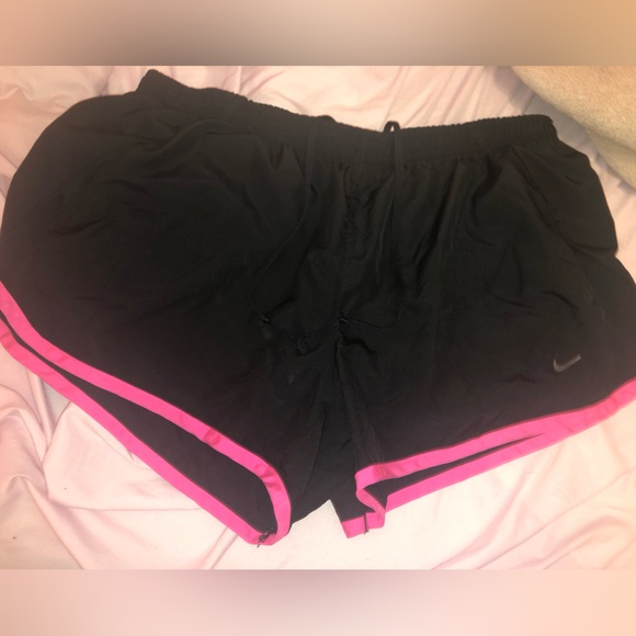 Shorts - Picture 5 of 7